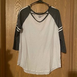 🌟White and grey, 3/4 sleeve, baseball tee, size L